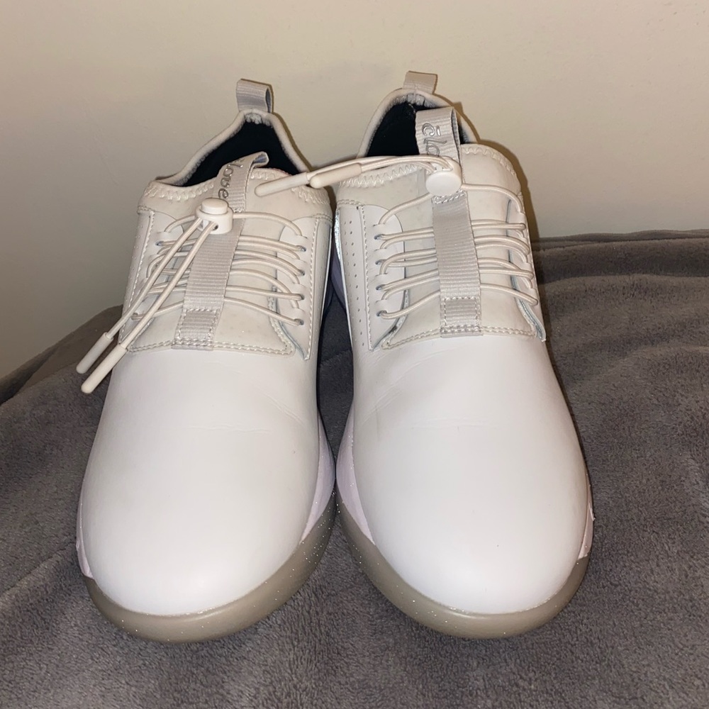 CLOVE women’s brilliant white shoes
